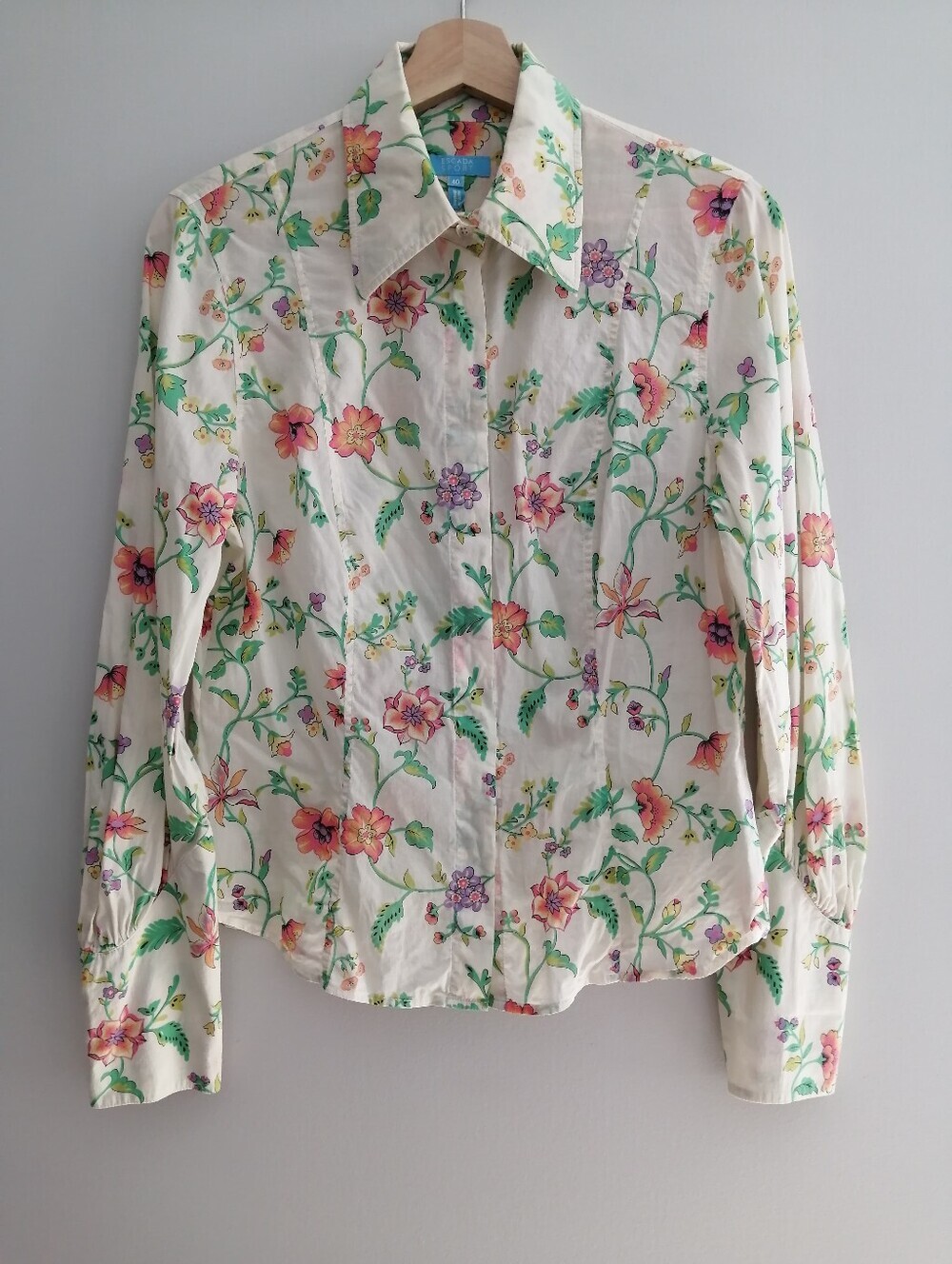 Escada Sport Floral Button Up Blouse Elongated Cuffs GE 40 (Medium or 8/10 US)